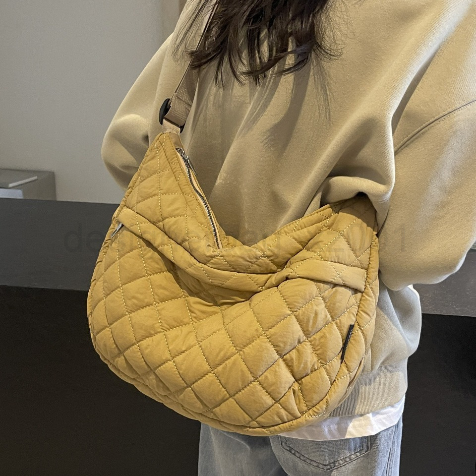 Fashion Classic Bag Designer 10a Top Woman Handbagevening Bags French Style Large Capacity Diamond Grid for Women New Fashionable and Versatile Dumpli