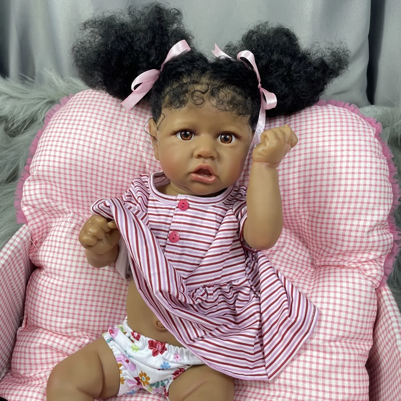 55CM Reborn Saskia African American Doll Full Vinyl Body Girl Washable Hand-rooted Hair Dark Skin Baby Doll For Kids Gift