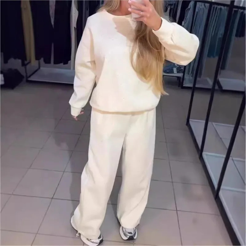 Womens pants set autumn item O-neck diamond long sleeved T-shirt sweatpants fashion women 2-piece set 241031