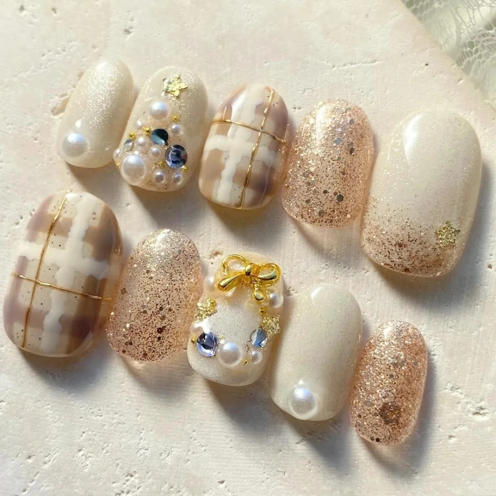 10 Handmade Pressing Nails Christmas and Year Cute 3D Short Oval Limited Fake Nail n Art DIY Nail Set 241031