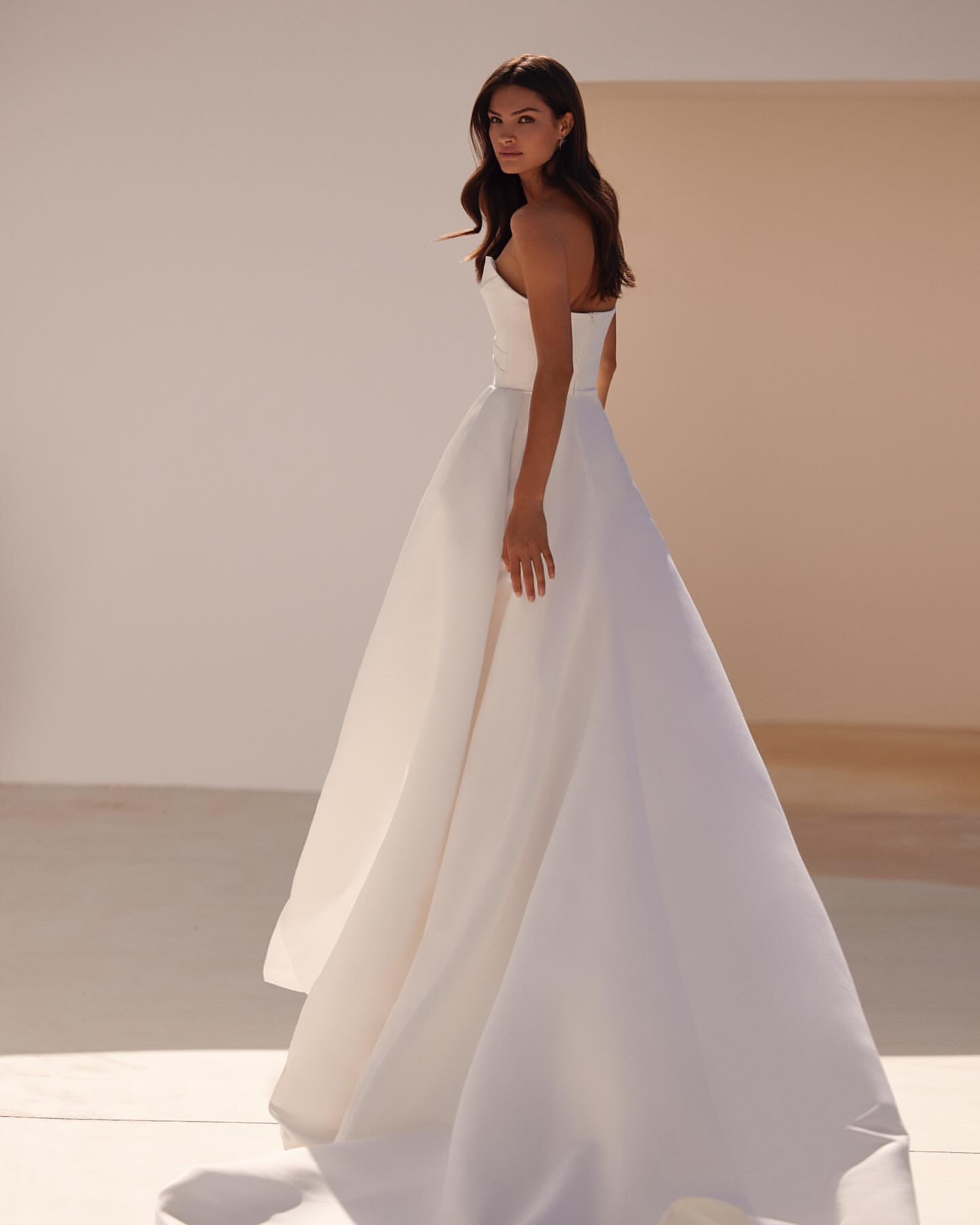 Milla Nova Boho A E Dress For Bride Strapless Satin Country Wedding Dresses Backless Pleats Vestidos De Novia Split Bridal Gowns Es 6660306