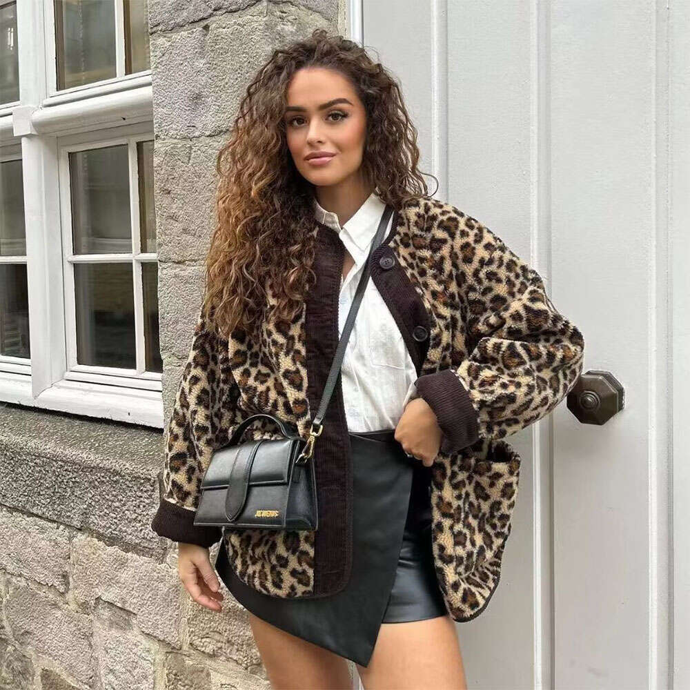 Women's European and American leopard print windbreaker casual loose cardigan jacket long sleeved warm thickened pocket button designer jacket