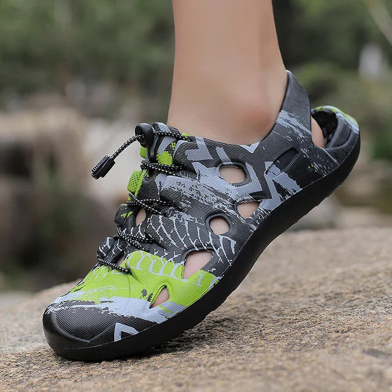 New Sandals Men Summer Outdoor Sport Beach Hole Men's Anti-skid Wear-resistant Fishing Shoes camouflage Slippers e0377