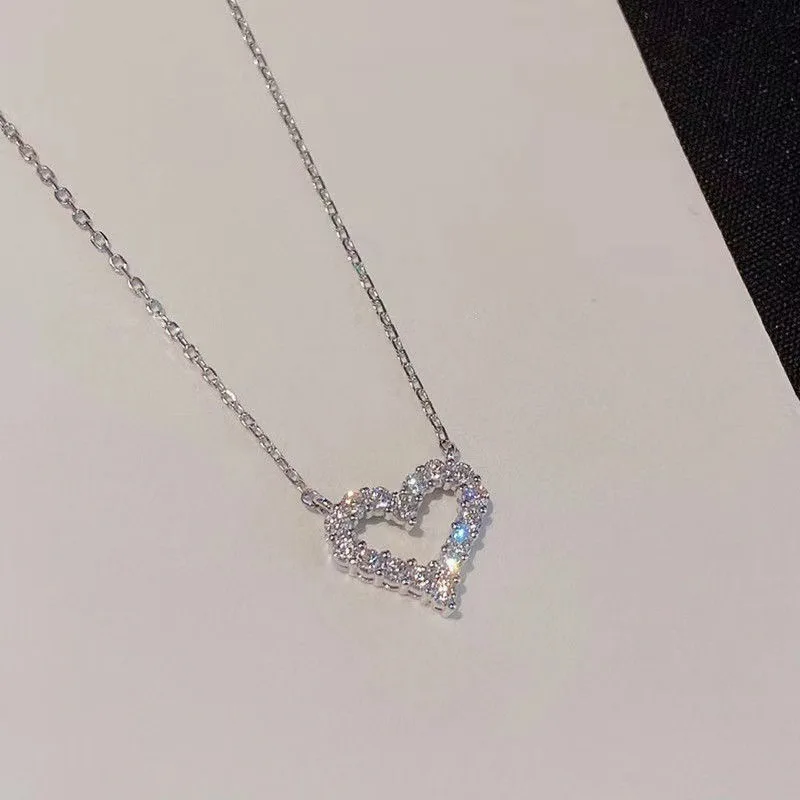 Shiny Y2K silver Color Heart Neclace Pendant for Women Girls Cute Deilicated Hollow Love Heart Clavicle Chain Necklaces Jewelry