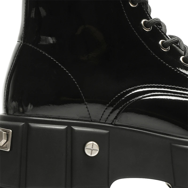 original high-quality street style black patent leather boots suitable for mens metal decorated high gain shoes 241031