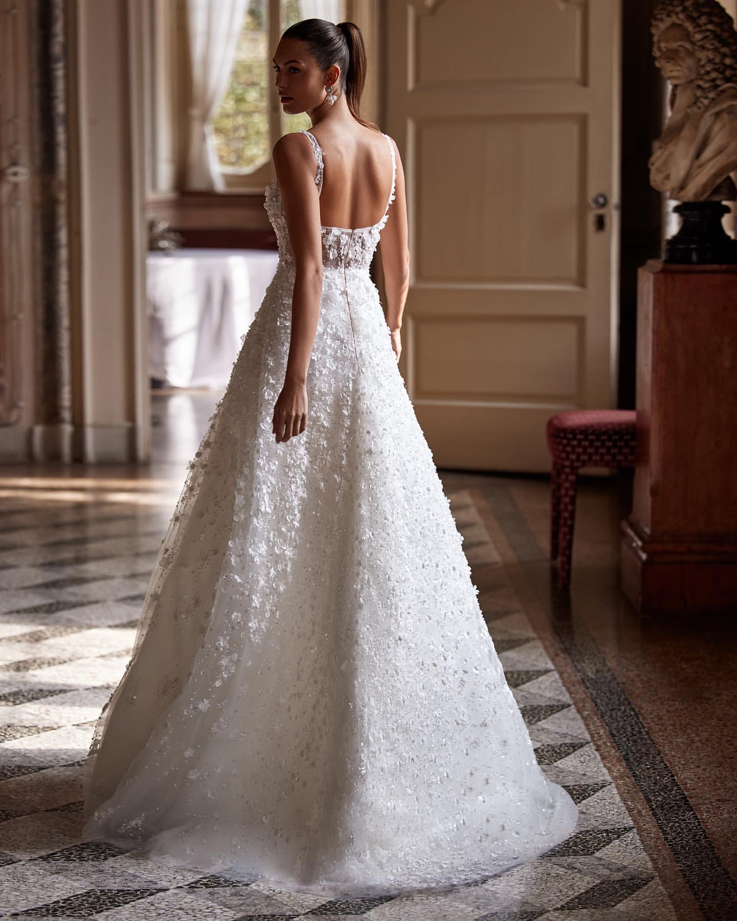 Milla Nova A e Dress for bride straps lace appliques country Wedding Dresses backless pleats vestidos de novia split designer bridal gowns