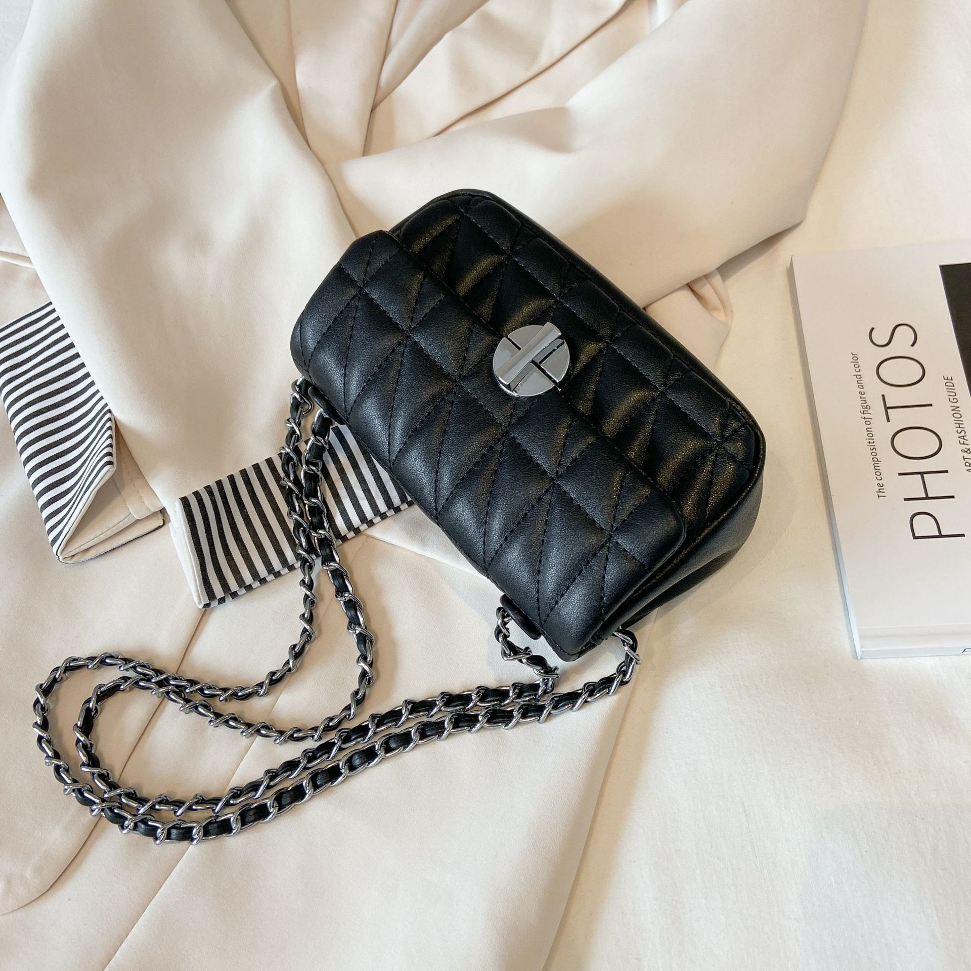 Bag Designer Fashion Classic 10a Top Woman Handbagevening Bags Springsummer New Advanced Texture Small Womens Diamond Grid Chain Single Shoulder Under