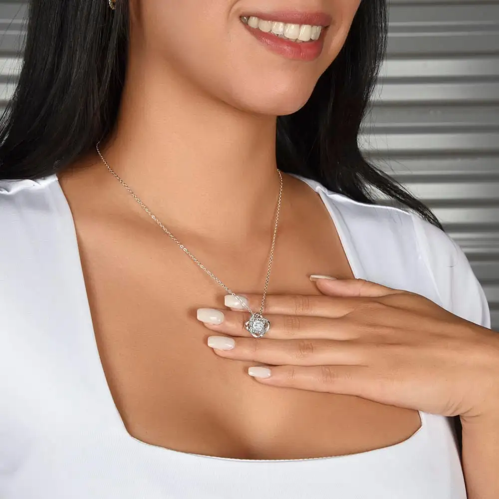 Trendy Elegant Pendant Necklace With Gift Box Party Holiday Birthday Mother's Day Gift For Mom Decorative Accessories