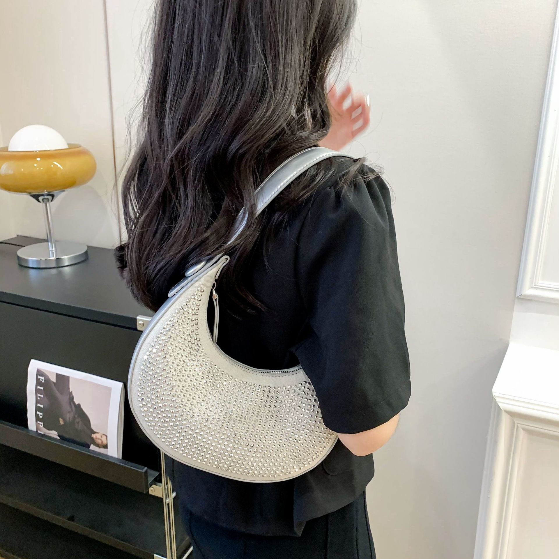 Bag Classic Designer Fashion 10a Top Woman Handbagevening Bags Niche Underarm Womens New Trendy Korean Edition Celebrity Bright Diamond Chain Single S