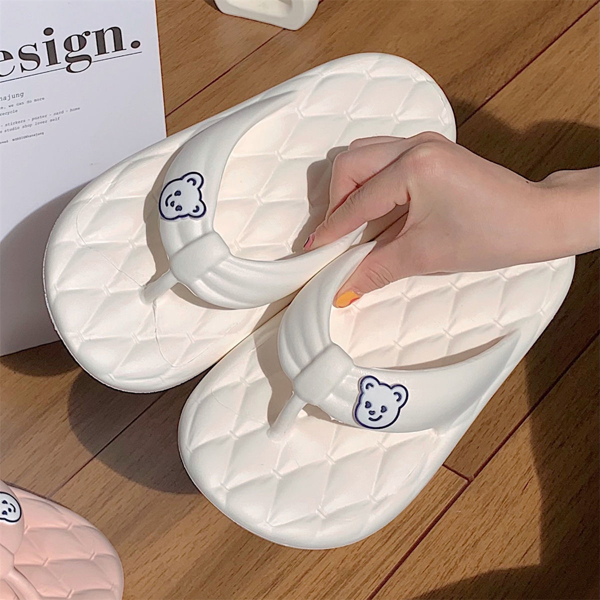 Slippers summer cute soft cute bear new fashion girl family bathroom non-slip cool flip-flops with feet cool slippers