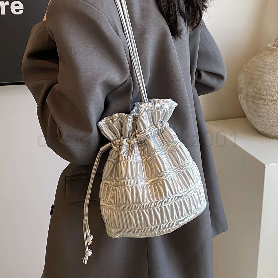 Fashion Classic Bag Designer 10a Top Woman Handbagevening Bags for Women New Korean Niche Design Shoulder Simple and Versatile Drawstring Bucket Lazy 