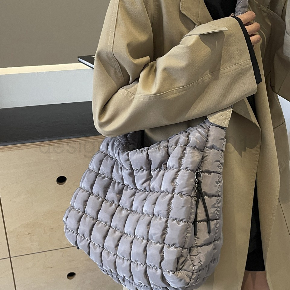 Bag Designer Fashion Classic 10a Top Woman Handbagevening Bags New Korean Version Cloud Pleated for Women Cute and Fashionable Large Capacity Bubble C