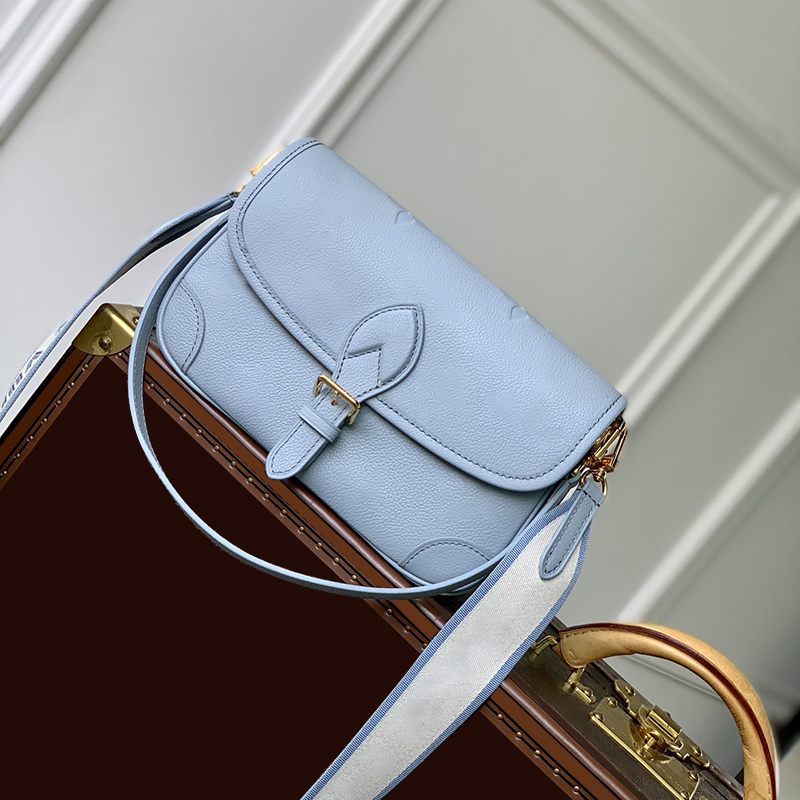 Luxury Cowhide Designer Shoulder Bag for Women - 24cm Crossbody Handbag With Box L011B