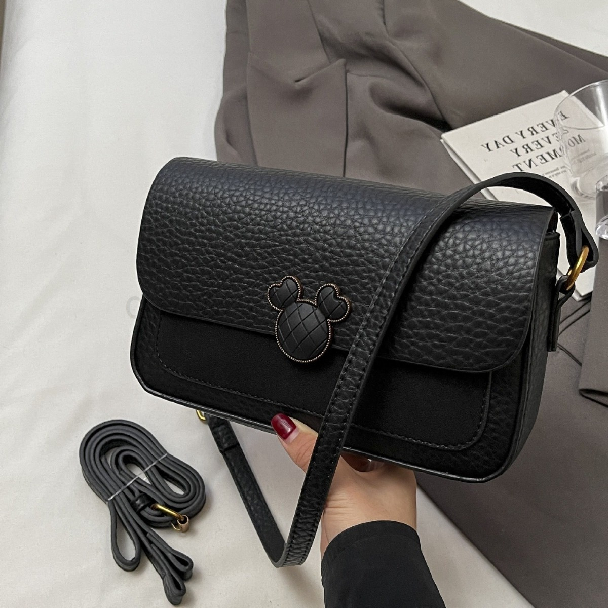 Classic Designer Bag Fashion 10a Top Woman Handbagevening Bags High Appearance Texture Small Womens New Popular Versatile Crossbody Fashionable Singl