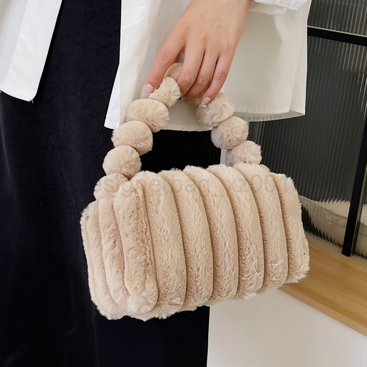 Classic Designer Bag Fashion 10a Top Woman Handbagevening Bags Plush Velvet for Women Versatile Autumn and Winter New Single Shoulder Crossbody Womens