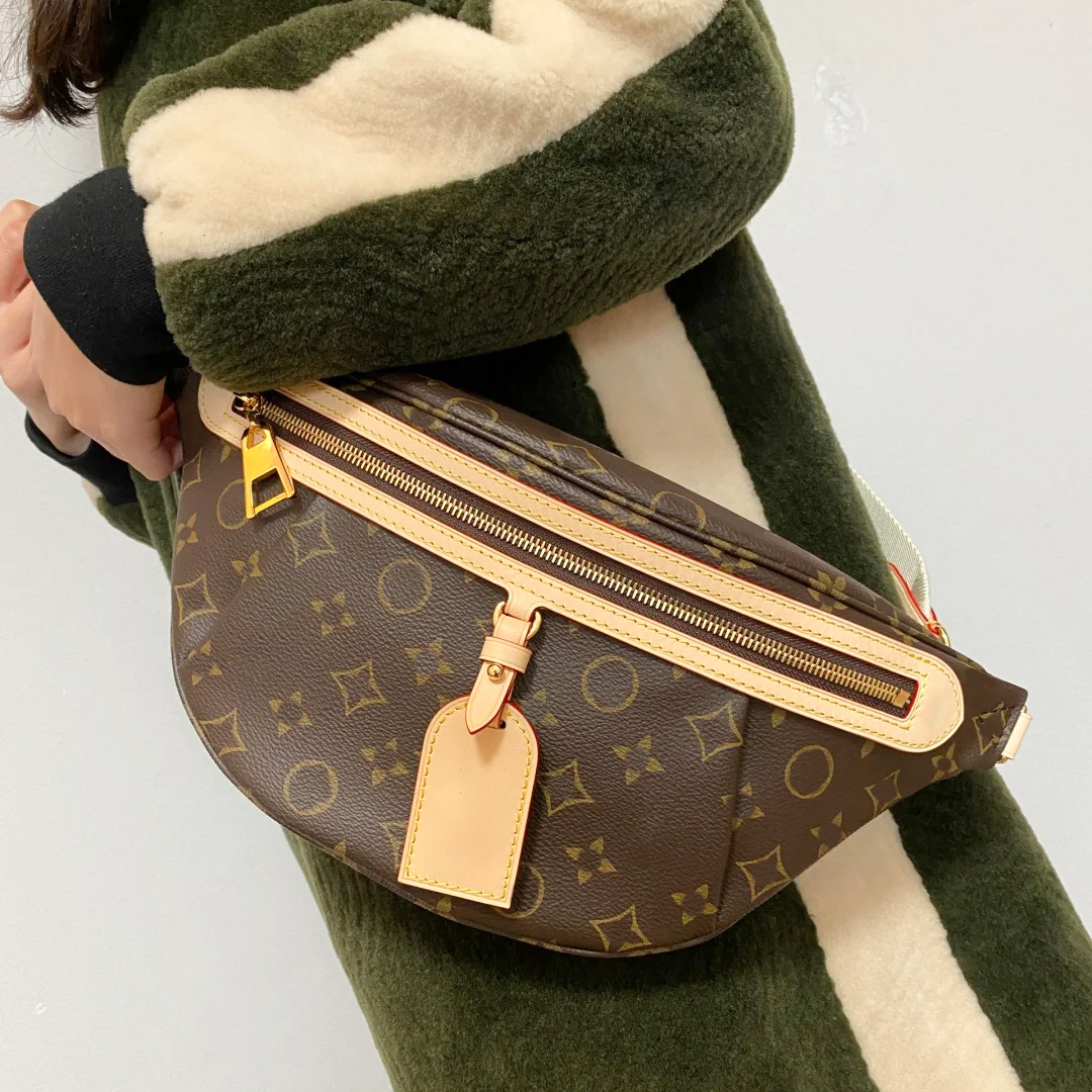 luxurys fanny pack bum designer bag fashion mini bumbag m82335 m82208 women luxury high ri louievuitton louis vittone vuttons vuittonpurse viutton vuitonn lvs EU3O