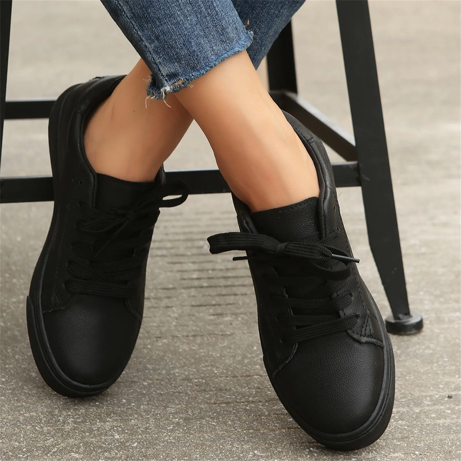 Ladies Leather Board Shoes Black Heart Print Basic Vulcanized Shoes Solid Color Lightweight Plus Size Womens Casual Sneakers