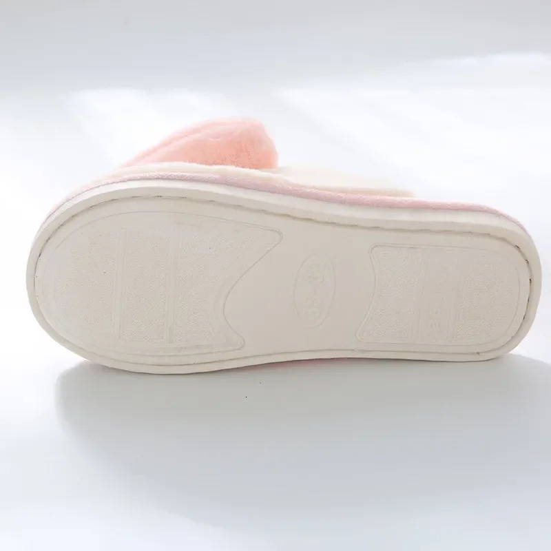 Heart shaped slider womens fashionable and funny cotton shoes plush warm soft bottom indoor bedroom slider womens winter fur slider 241031