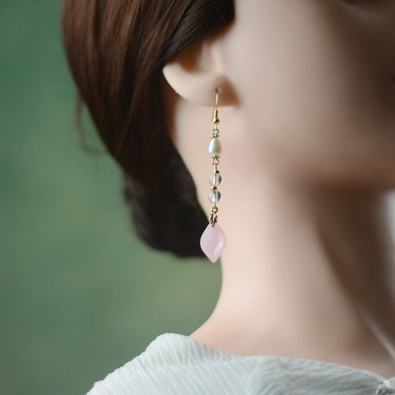 1 pair of pendant earrings womens autumn retro ear hooks Hanfu cheongsam decoration accessories jewelry girls Christmas gift 241031