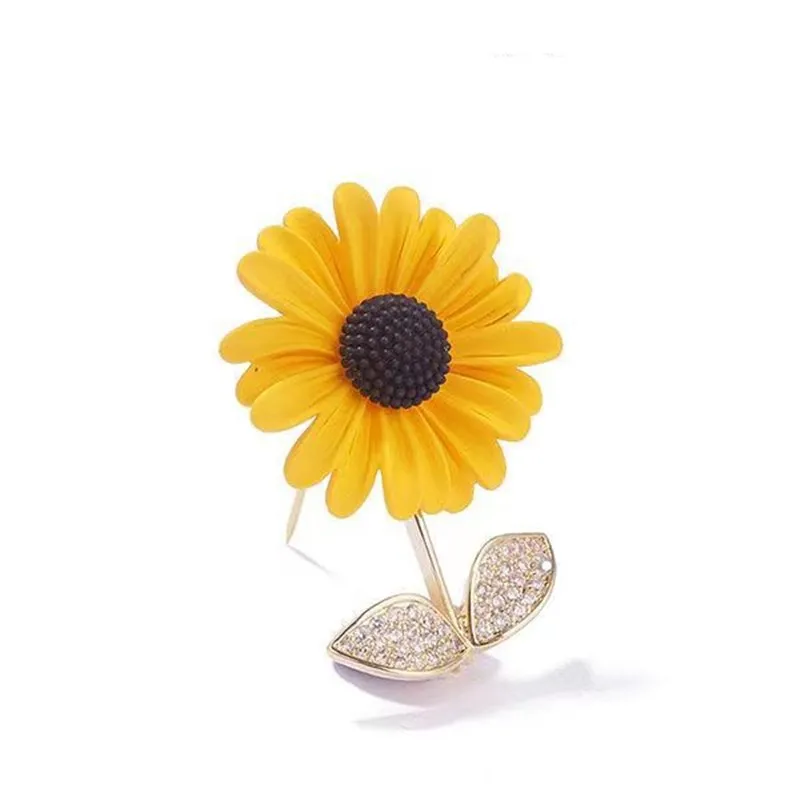 New Rose Flower Crystal Brooch for Women Rhinestone Bouquet Gold Color Scarf Metal Lapel Pin Scarf Badge Jewelry