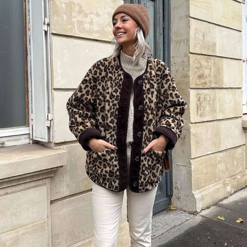 Women's European and American leopard print windbreaker casual loose cardigan jacket long sleeved warm thickened pocket button designer jacket