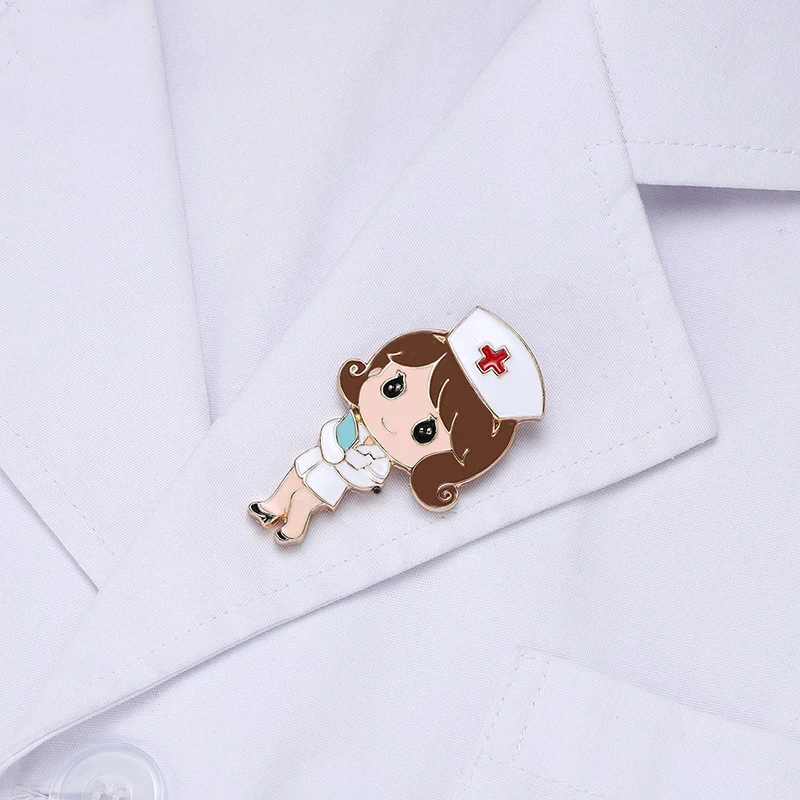 Brooch Cute White Nurse Lovely Girl Doctor Hospital Medical Stethoscope Badge Lapel Pins Brooches Jewelry Accessory Holiday Gift smile