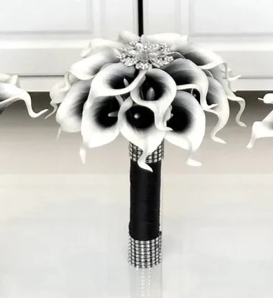 PEORCHID Cascading Black and White Calla Lily Crystal Bouquet For Bride Wedding Flowers Waterfall Silver Brooches Bridal Bouquet