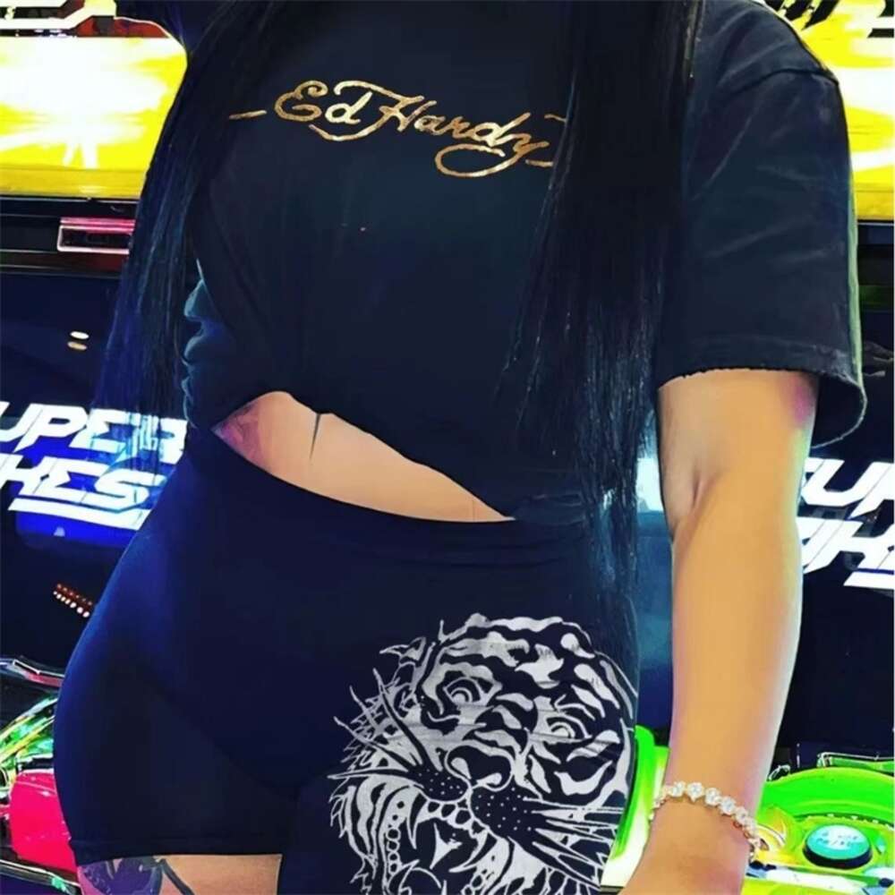 New Women's Tracksuits Short Sleeved Shorts Two Piece Set Fashion And Leisure Trend Printed Spicy Girl With Open Navel