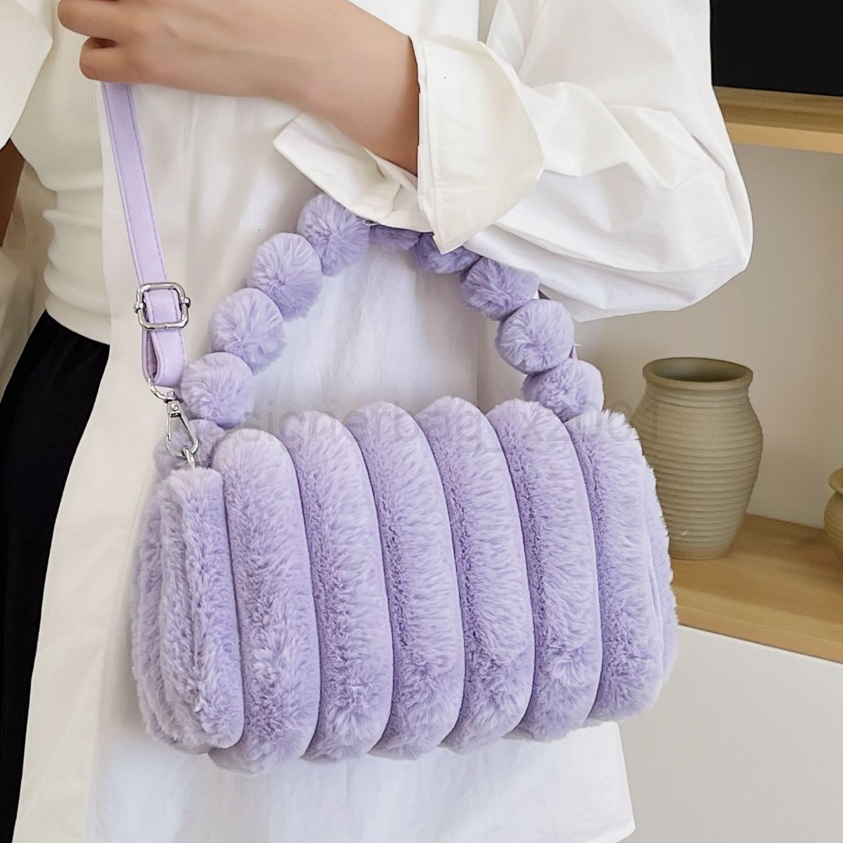 Classic Designer Bag Fashion 10a Top Woman Handbagevening Bags Plush Velvet for Women Versatile Autumn and Winter New Single Shoulder Crossbody Womens