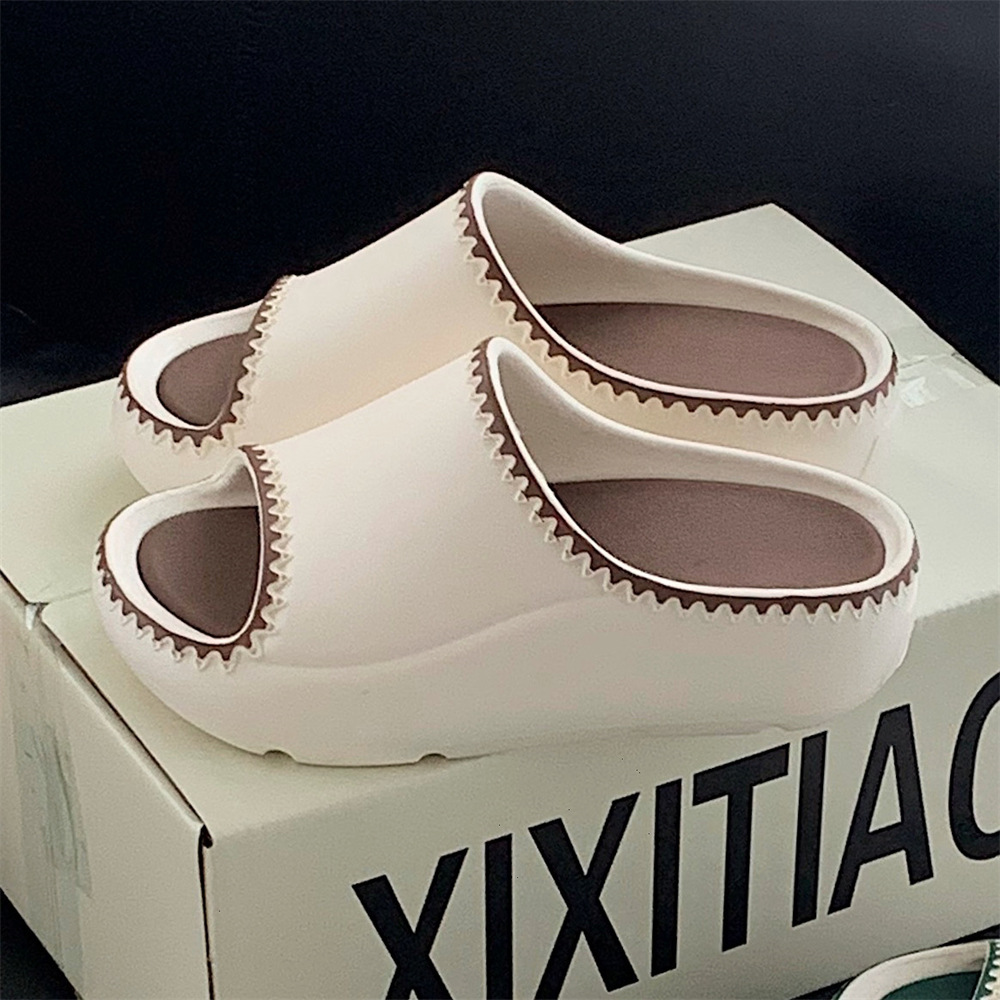 Street style fashion color matching sandals girls personality trend slippers Women summer wear 2024 new non-slip soft soled sandals