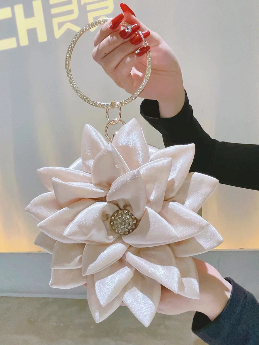 Fairy Bag 3D Flower Round Evening Bag Chinese Style Womens Clutch Wedding Wallet Party Handbag Satin Wallet 241031