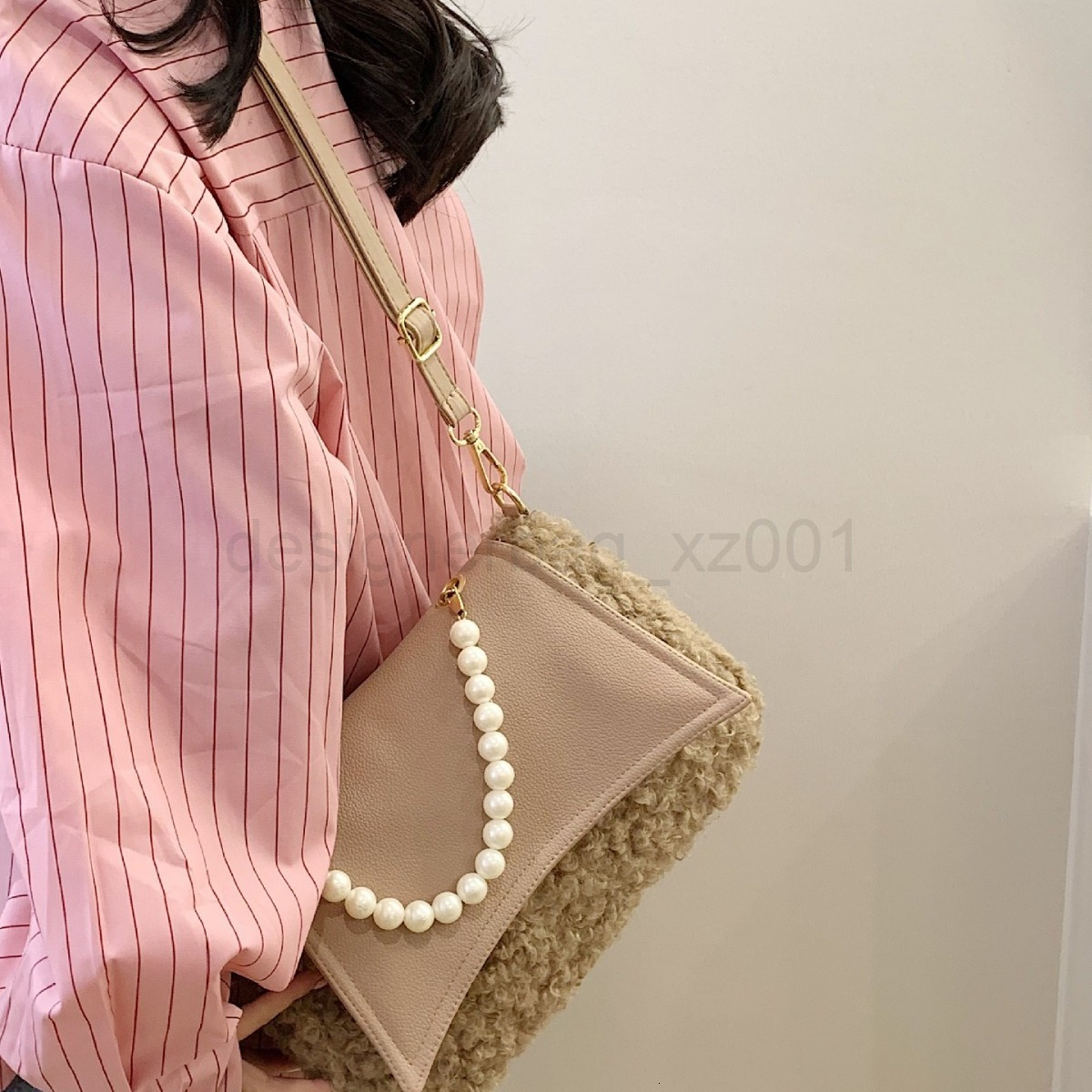 Niki Duncks Tote Bagclassic Designer Bag Fashion 10a Top Woman Handbagevening Bags New Fashionable Womens Handheld One Shoulder Plush Cute Pearl Cross