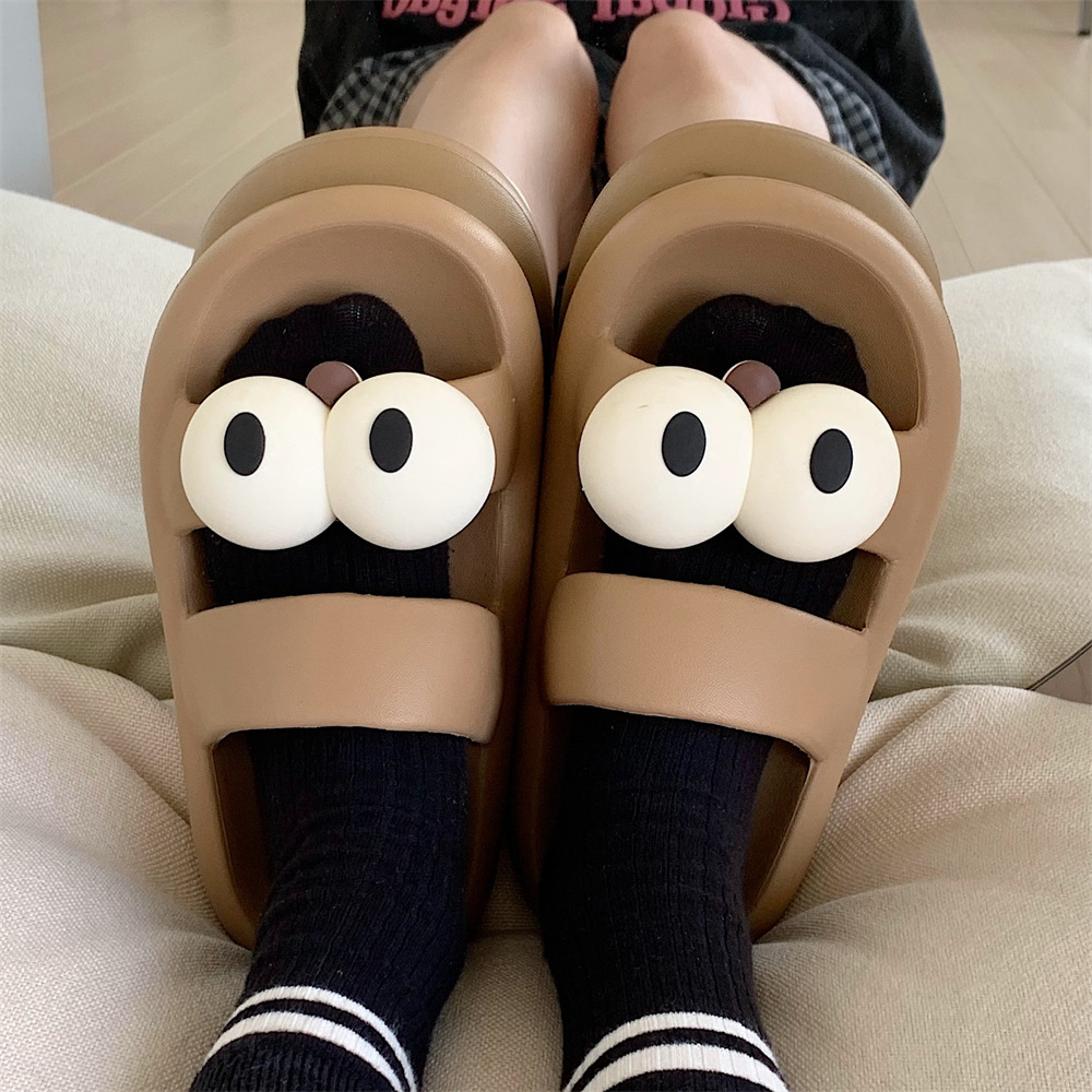 2024 New slipper ladies summer shoes Casual fun funny big eye slipper indoor street sandals girls beach shower slide