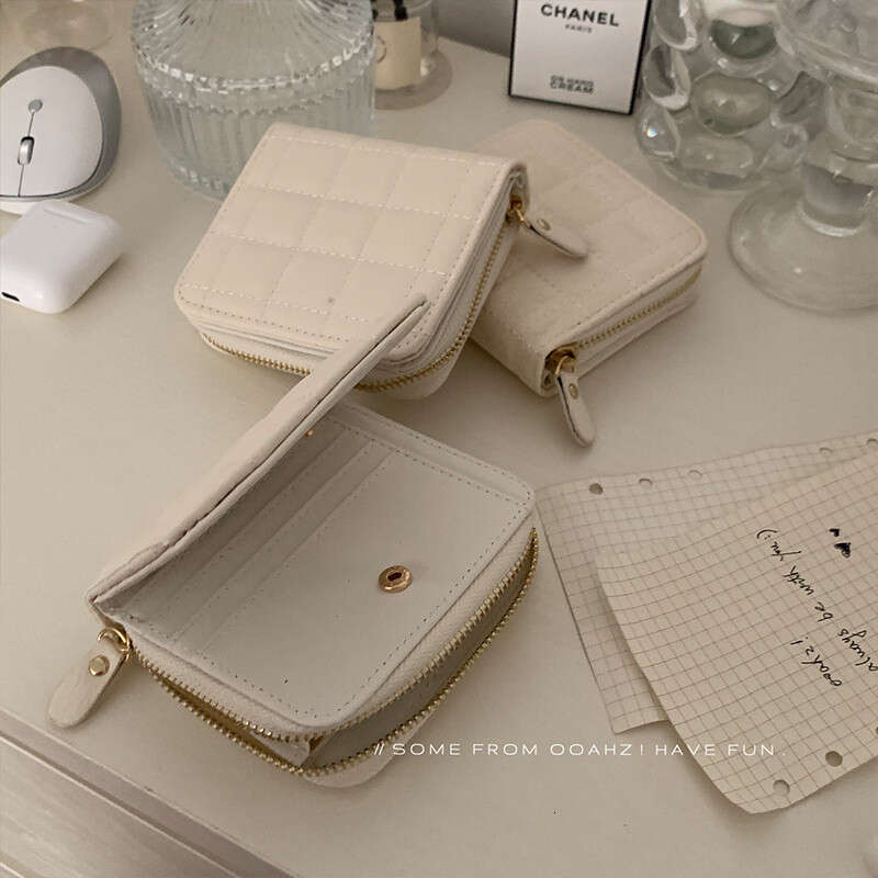 Portable Small Wallet Short PU Leather Cute Coin Bag with Card Slots and Secure Zip