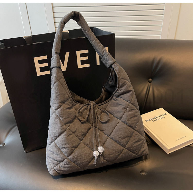 Fashion Classic Bag Designer 10a Top Woman Handbagevening Bags Fashionable and Casual Versatile Large Capacity Tote for Women New Portable Nylon Cloth
