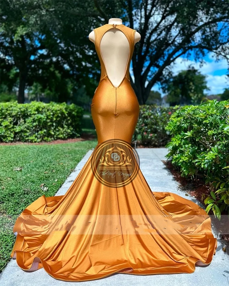 New Arrival 2024 Gold Rhinestones Long Prom Dress Sexy Mermaid Style Crystals Beading Formal Evening Party Gowns 0431