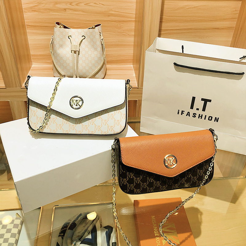 IVK Luxury Women's Crystal Clutch Backpacks Bags Designer Round Crossbody Shoulder Purses Handbag Women Clutch Travel Tote Bag