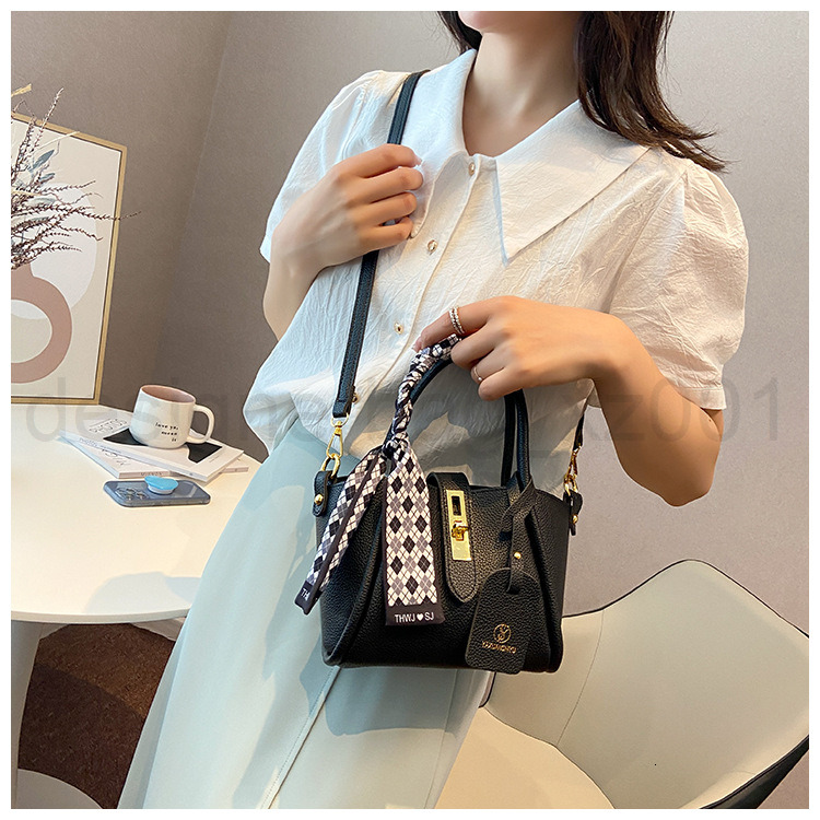 Fashion Classic Bag Designer 10a Top Woman Handbagevening Bags Korean Version Niche Silk Scarf Handbag Summer Style Womens Crossbody Simple and Versat