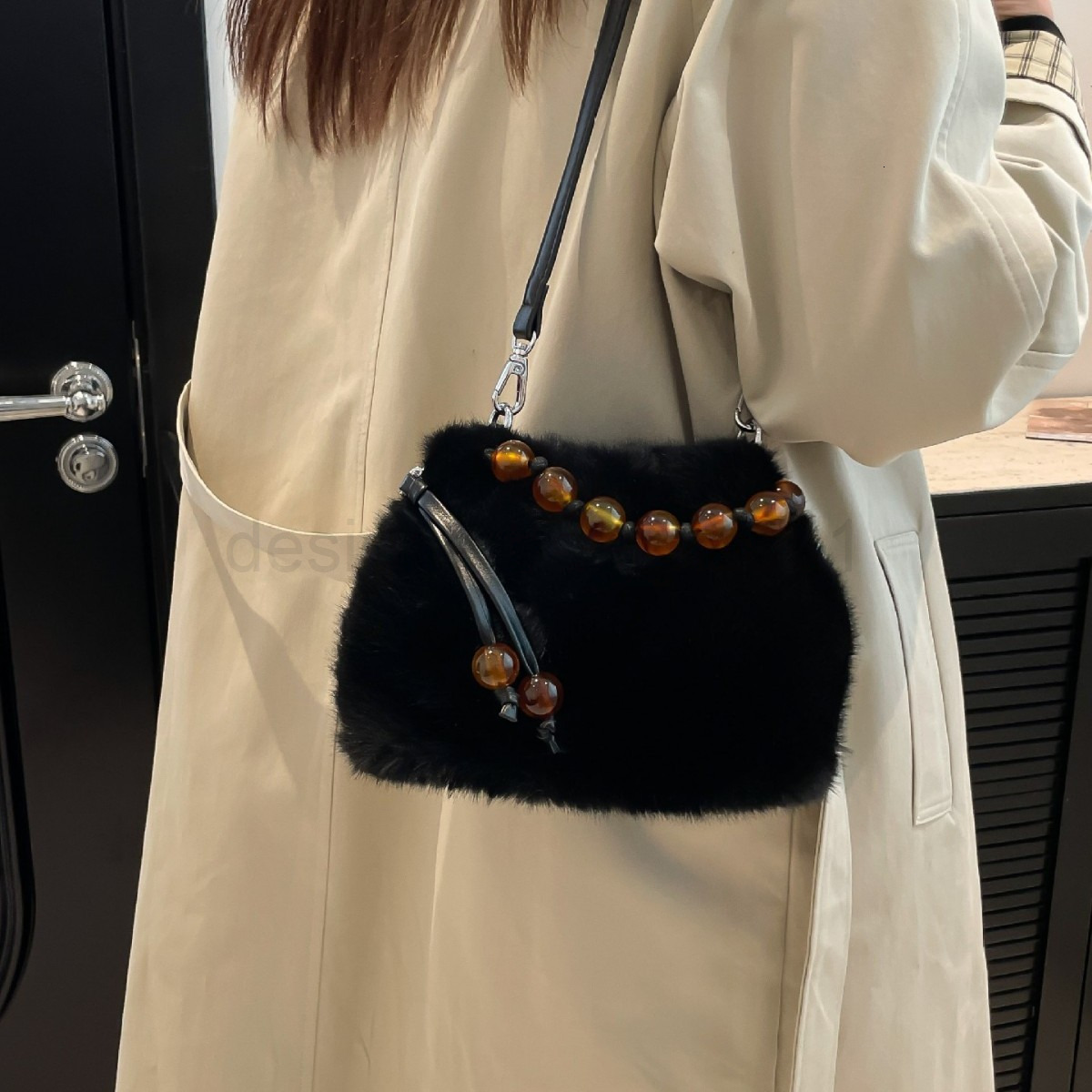 Bag Designer Fashion Classic 10a Top Woman Handbagevening Bags Simple and Cute Plush Womens Bucket for Autumn Winter New Soft Fluffy Shoulder Crossbod