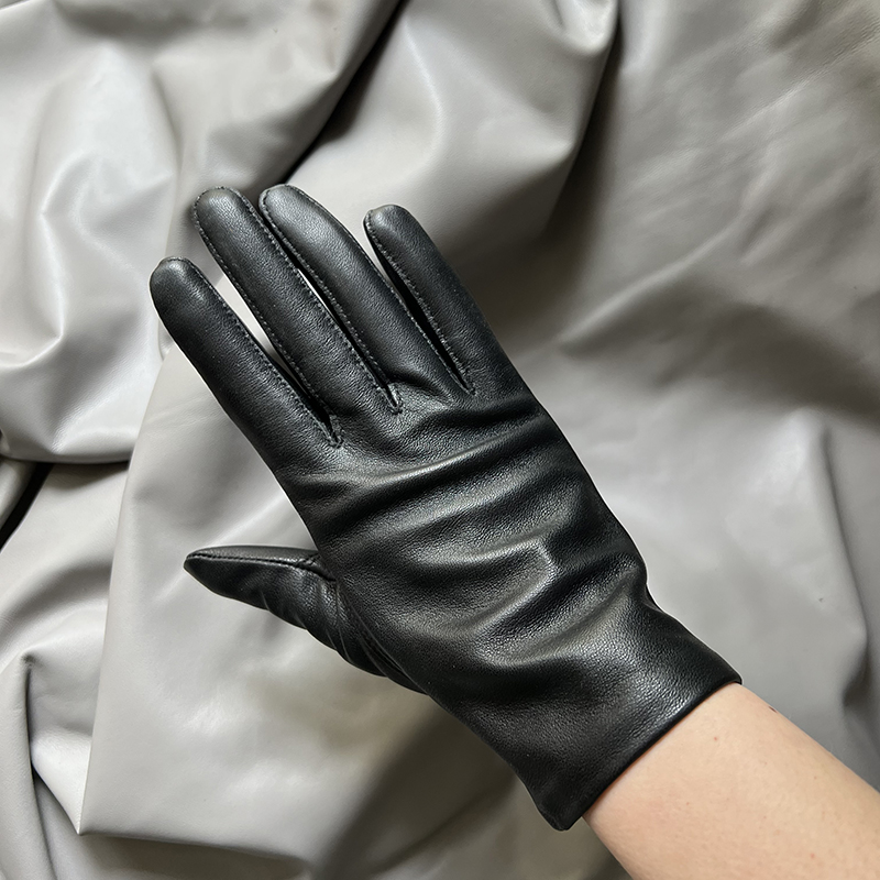 Elegant Women Gloves Genuine Lambskin Real Leather Sheepskin Autumn And Winter Plus Velvet Trendy Female Short Glove 27 Colors