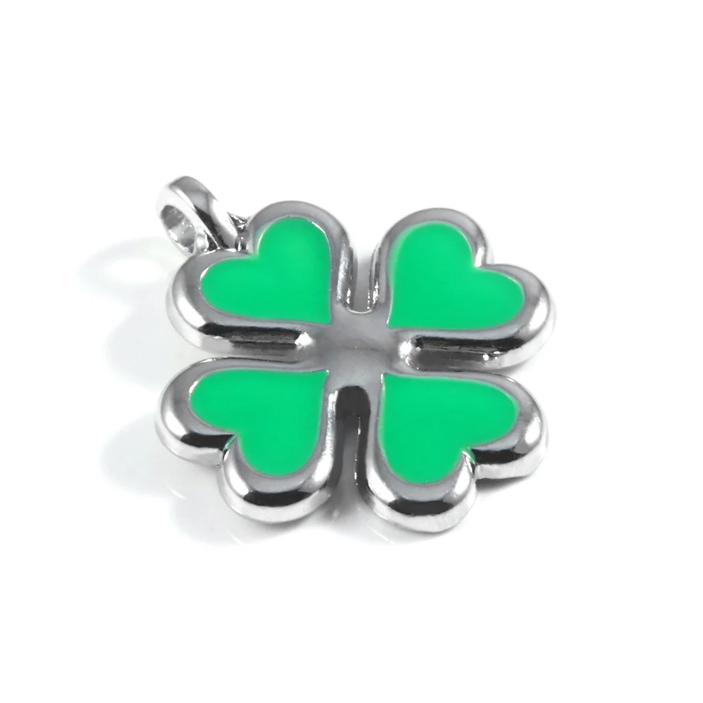 Anime Tokyo Revengers Hinata Tachibana Necklace Four Leaf Clover Pendant Necklace for Women Girls Choker Jewelry