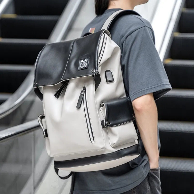 High quality leather backpack for men with USB charging casual travel waterproof backpack 15.6-inch laptop Mochila suitable 241031