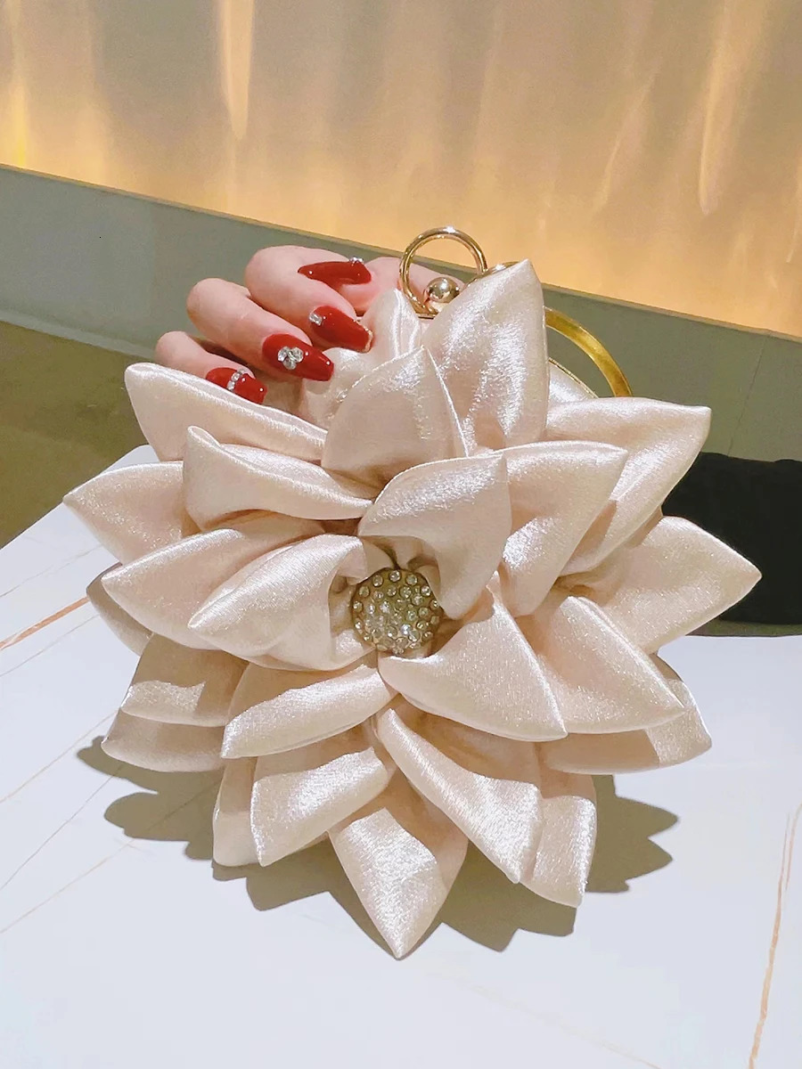 Fairy Bag 3D Flower Round Evening Bag Chinese Style Womens Clutch Wedding Wallet Party Handbag Satin Wallet 241031