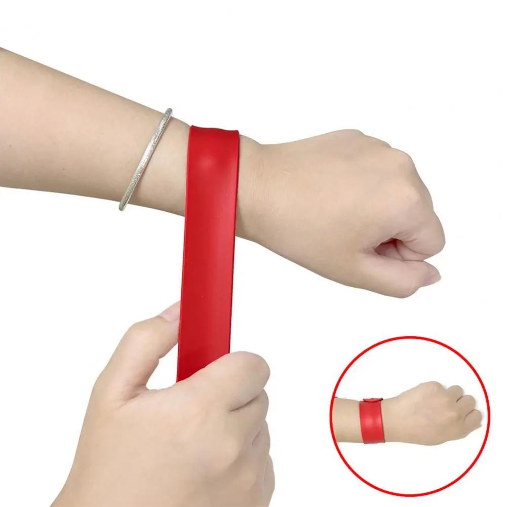 2Pcs Kids Slap Bracelets Flexible Self-Rolling Wristwear Soft Clap Circle Silicone Wristbands Children Toy Gift Bracelet