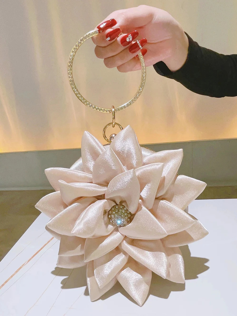 Fairy Bag 3D Flower Round Evening Bag Chinese Style Womens Clutch Wedding Wallet Party Handbag Satin Wallet 241031