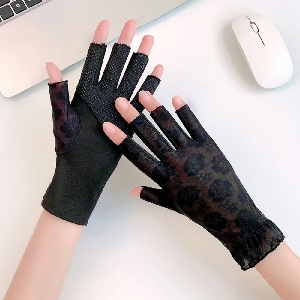Women Summer Sunscreen Lace Flowers Driving Cycling Breathable Half Finger Gloves Thin Mesh Ice Screen Anti Slip Mittens 5