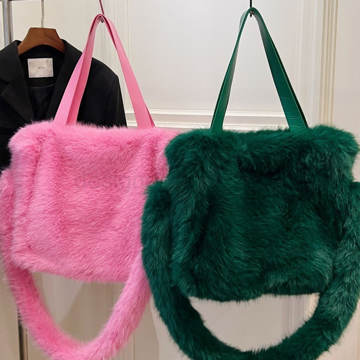 Bag Designer Fashion Classic 10a Top Woman Handbagevening Bags New Physical Super Large Medium to Long High-quality Wool Material
