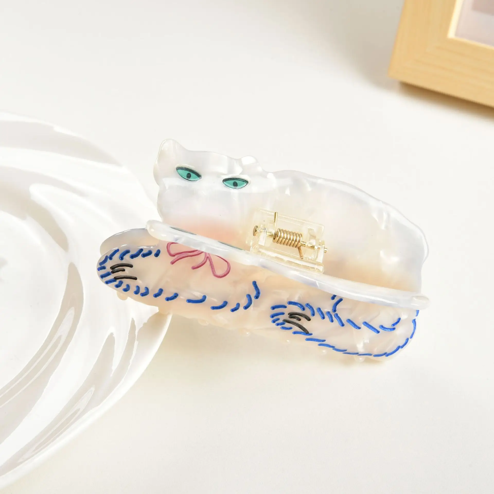 Muweordy White Persian Cat Hair Clip Cute Blue Curly Cat Crab Hair Clip Shark Clip for Girl Creative Hair Accessories for Women