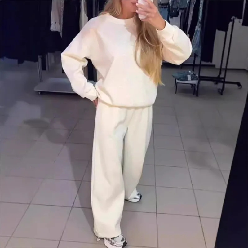 Womens pants set autumn item O-neck diamond long sleeved T-shirt sweatpants fashion women 2-piece set 241031