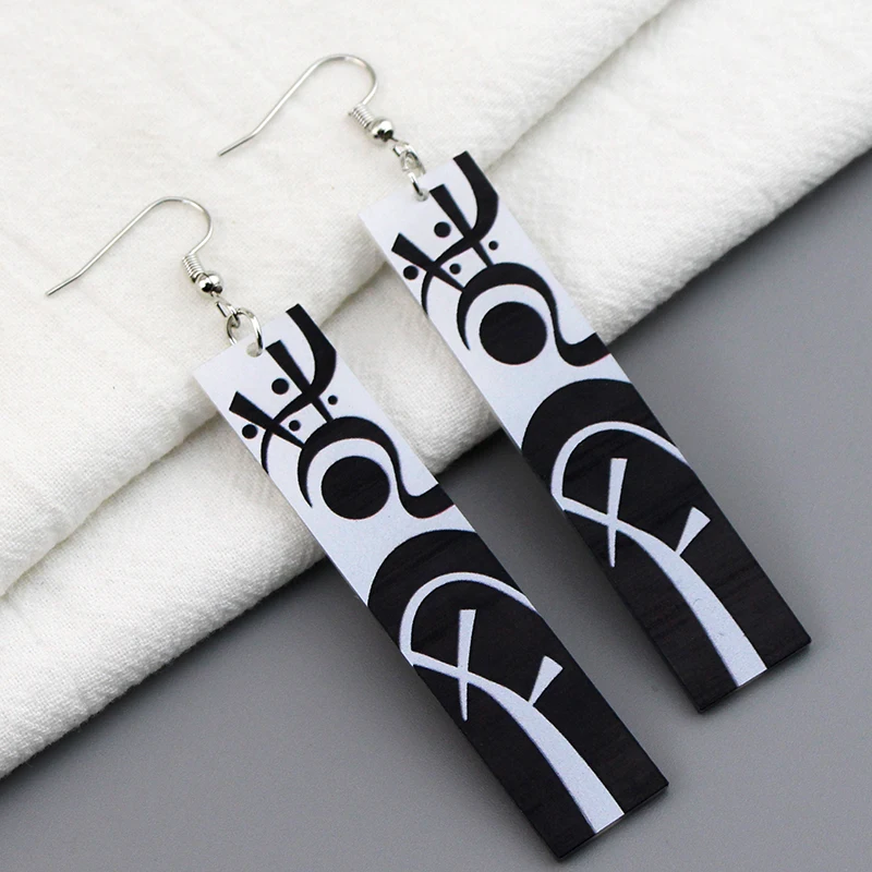 Anime Tokyo Revengers Cosplay Earrings Kazutora Mitsuya Wakasa Imaushi Izana Kurokawa Drop Earrings Women Men Ear Clip Jewelry